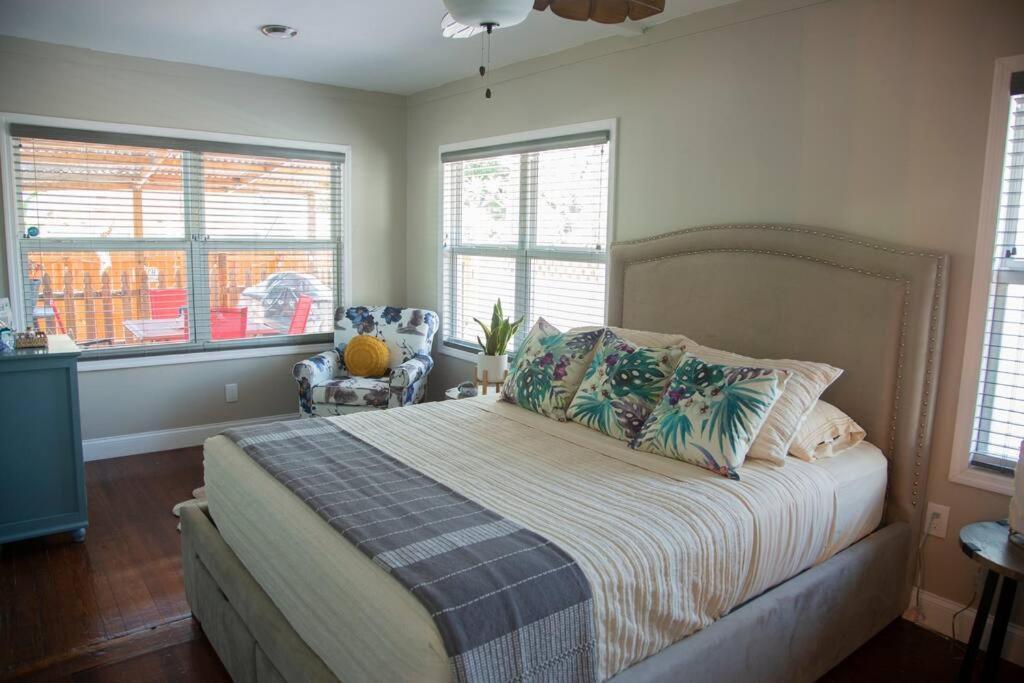 Two Bedroom Ranch With Private Deck Close To Beach Лейк Уърт Екстериор снимка